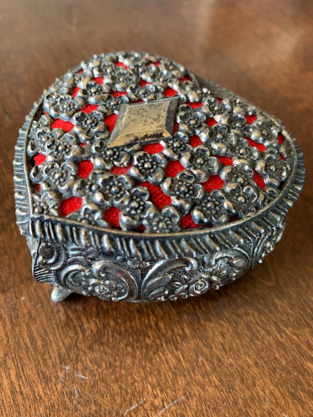 Vintage Heart Shaped Trinket Footed JEWELRY BOX Red Felt Lined JAPAN
